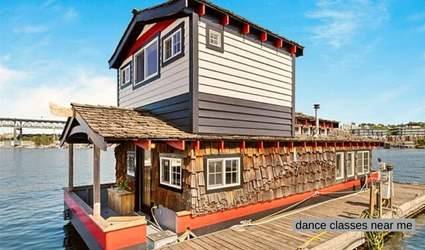 Dance_Classes_Near_Me_Northlake A beautiful houseboat of Northlake neighborhood.