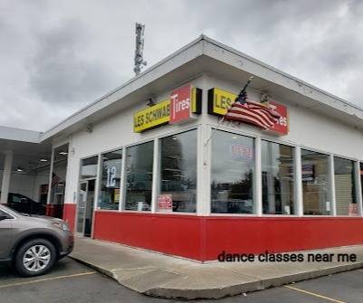 The Les Schwab Tire Store in Shoreline's North City The Les Schwab Tire Store in Shorelines North City